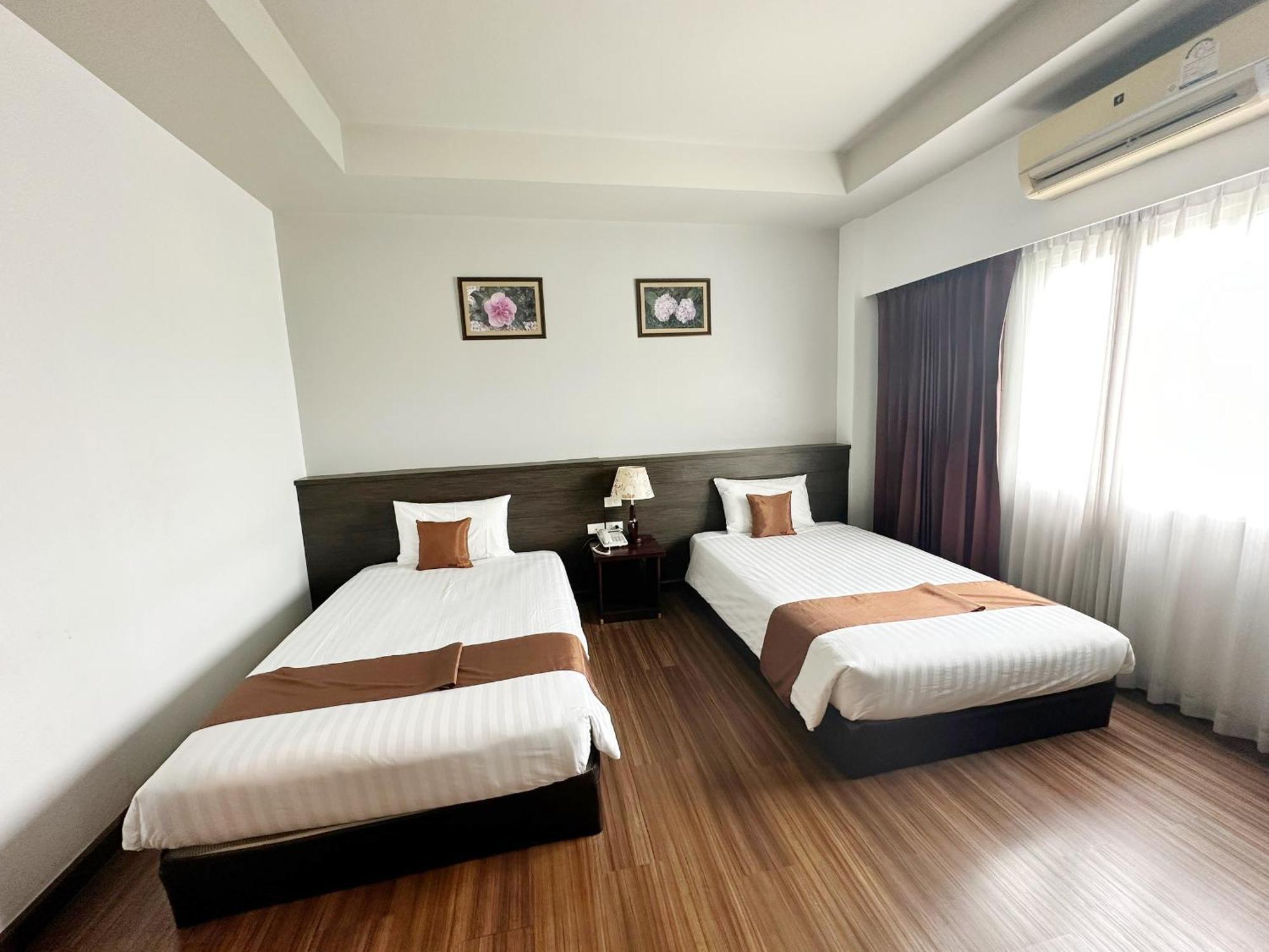 Akelada Hotel Nang Rong Exteriér fotografie