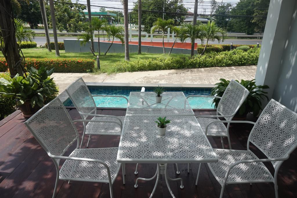 Akelada Hotel Nang Rong Exteriér fotografie