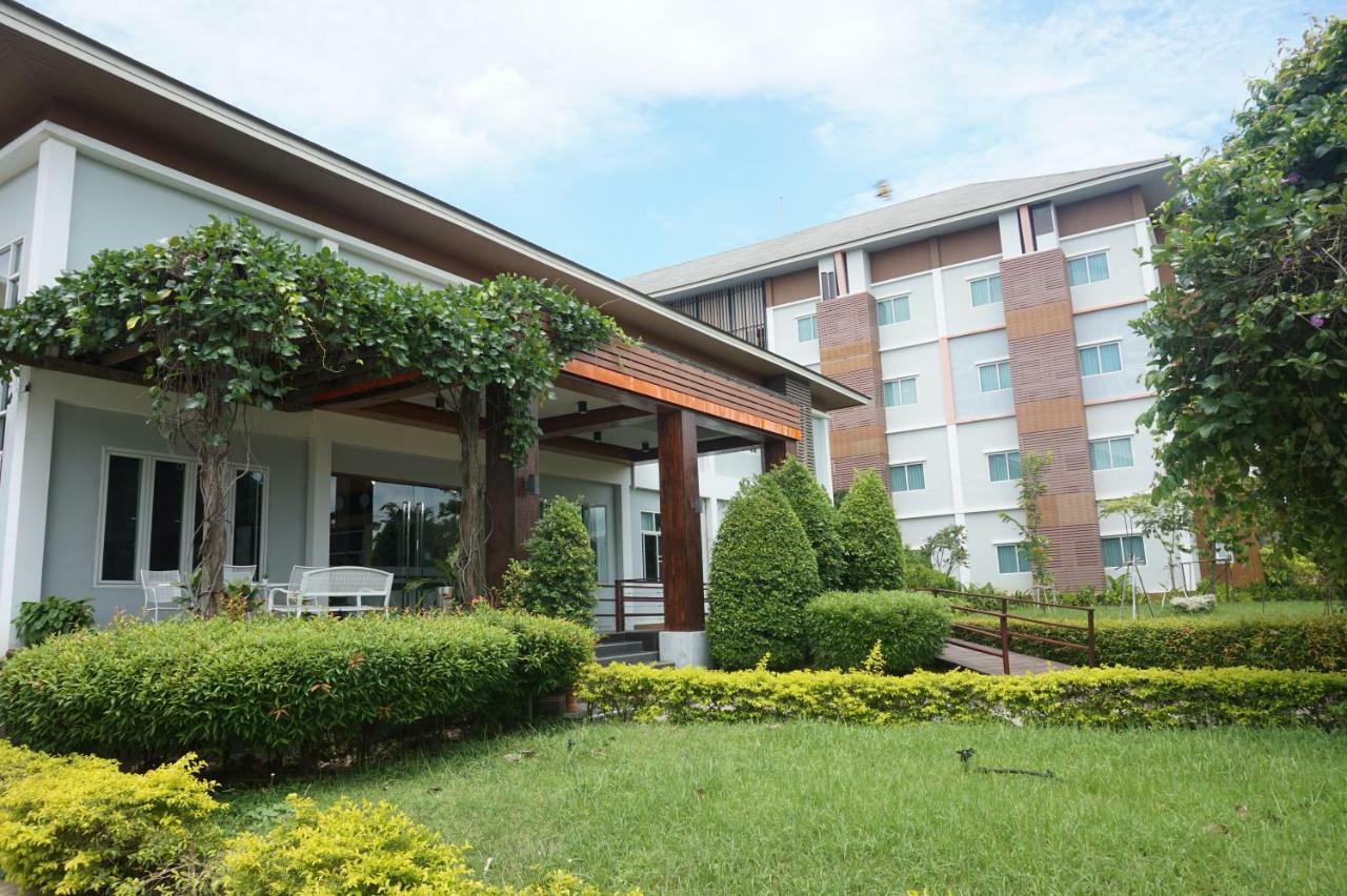 Akelada Hotel Nang Rong Exteriér fotografie